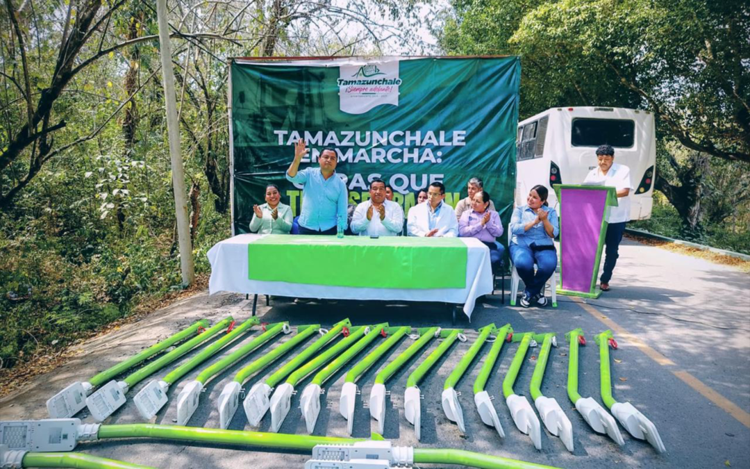 INSTALAN LUMINARIAS EN ACCESO AL TECNOLÓGICO DE TAMAZUNCHALE