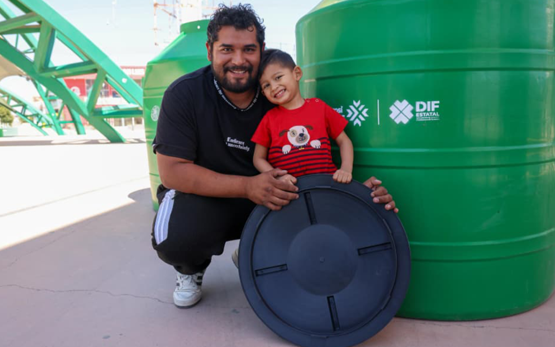 ESTADO ENTREGA TINACOS A FAMILIAS DE LA ZONA METROPOLITANA