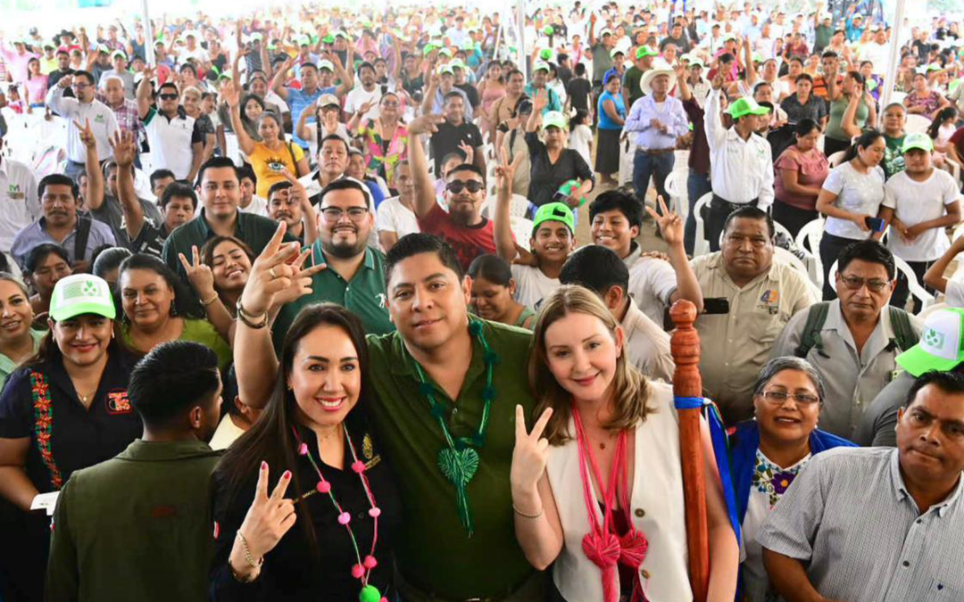 INAUGURAN CAMINO EN TLAXCO E INICIAN OBRA DE UNIDAD DEPORTIVA EN MATLAPA