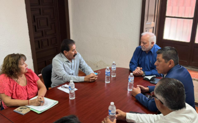 AUTORIDADES ESTATALES SE REÚNEN CON TRABAJADORES JUBILADOS