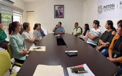 ENTREGAN CRÉDITOS PARA EMPRENDIMIENTOS Y EDUCACIÓN EN AXTLA