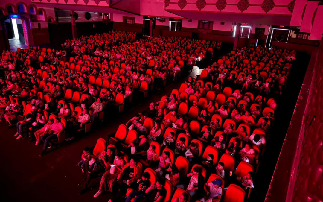 FUNCIÓN DE CINE REÚNE A HIJAS E HIJOS DE SERVIDORES PÚBLICOS EN LA CAPITAL