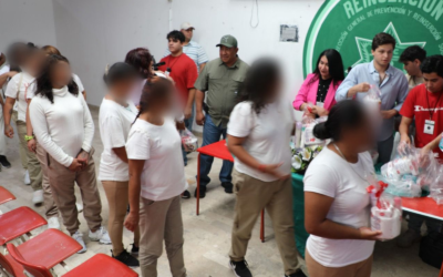 ENTREGAN KITS DE HIGIENE A MUJERES EN CENTRO DE REINSERCIÓN DE LA PILA