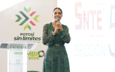 ENTREGAN PREMIOS Y RECONOCIMIENTOS A DOCENTES POTOSINOS
