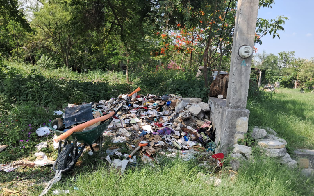 CIUDAD VALLES ATIENDE DENUNCIA POR BASURA EN VILLAS DEL REAL