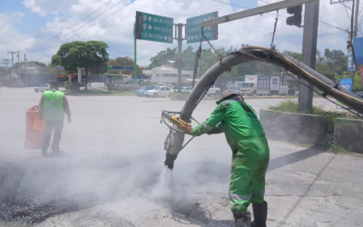 CONTINÚAN TRABAJOS DE BACHEO Y CONSERVACIÓN VIAL EN CIUDAD VALLES