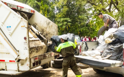 AUTORIDADES, EMPRESAS Y VOLUNTARIOS SE SUMAN A LIMPIEZA DEL RÍO VALLES