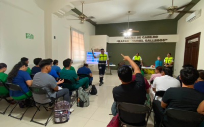 CIUDAD VALLES CAPACITA A PASANTES PARA SALUD ESCOLAR