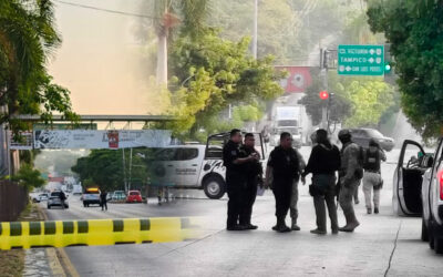 DEJAN A HOMBRE EMPLAYADO Y MUTILADO FRENTE AL IMSS EN CD. VALLES