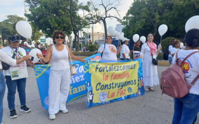 FAMILIAS MARCHAN POR VALORES SOCIALES EN CIUDAD VALLES