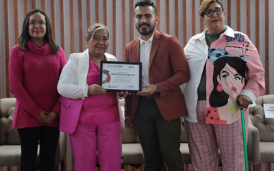 DIF ESTATAL REALIZA CONFERENCIA SOBRE PREVENCIÓN DEL CÁNCER DE MAMA