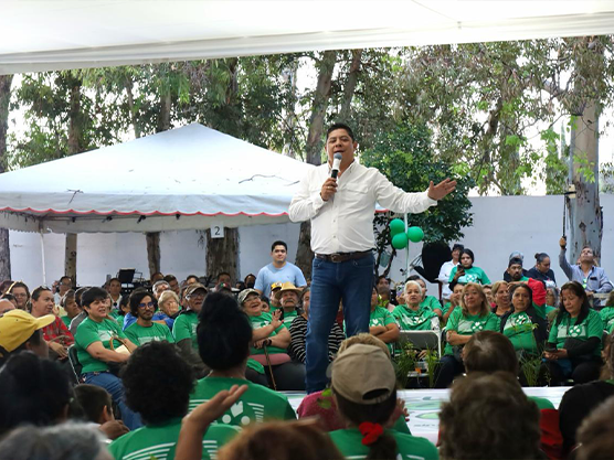 LLEVAN TRÁMITES DE LICENCIAS GRATUITAS A COLONIAS DE SLP