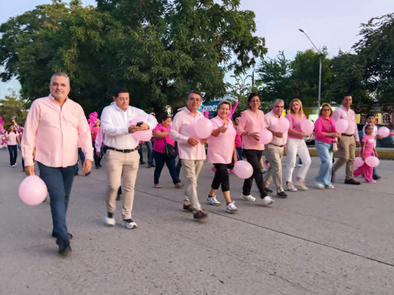 PARTICIPAN MÁS DE 2 MIL 500 PERSONAS EN MARCHA ROSA EN CIUDAD VALLES